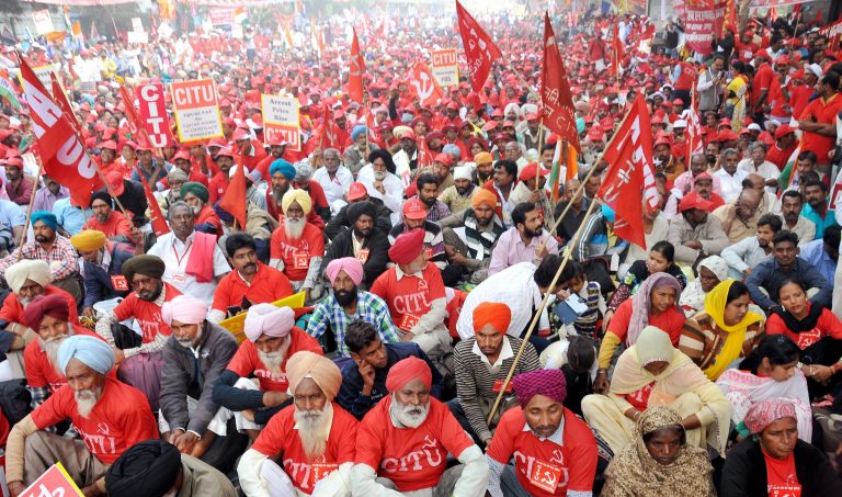 Centenares de miles de trabajadores se toman la ciudad de Nueva Delhi